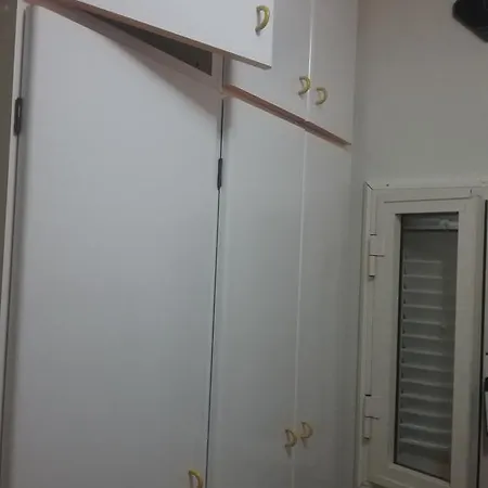 Casa Rossella بيت للعطل